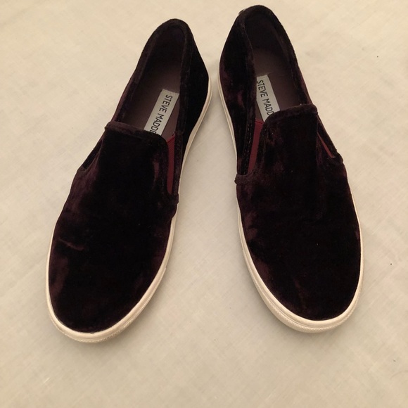 Steve Madden suede slip ons - Picture 2 of 6
